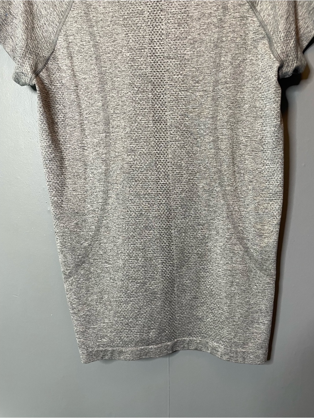 Lululemon Swiftly tech hip length short sleeve Crewneck tee Gray size 10 - Picture 10 of 10